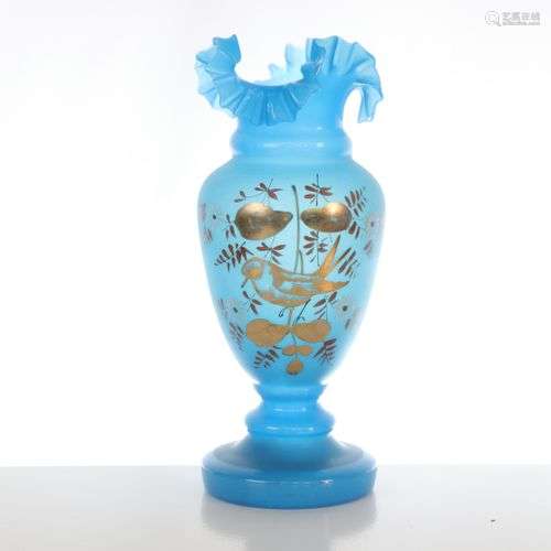 Grand vase soliflore en opaline bleue, décor floral et oisea...