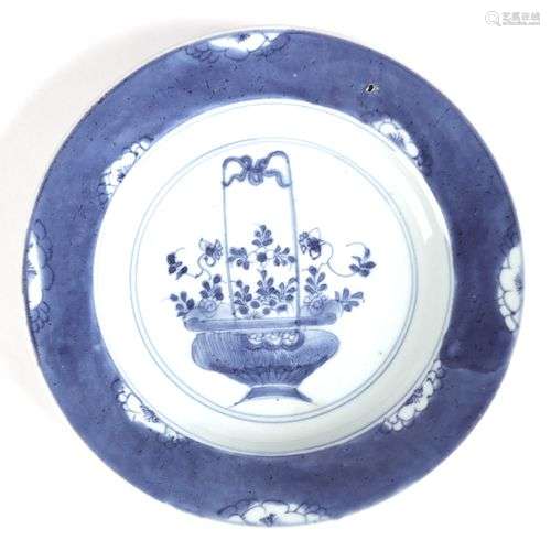 CHINE, assiette en porcelaine à décor en camaieu de bleus, d...