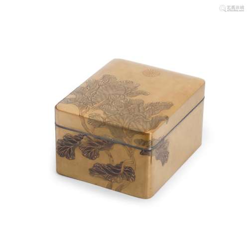 A gold-lacquer rounded rectangular ryoshibako (document box)...