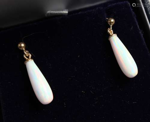 A PAIR OF 9CT GOLD TEARDROP OPAL DROP EAR RINGS