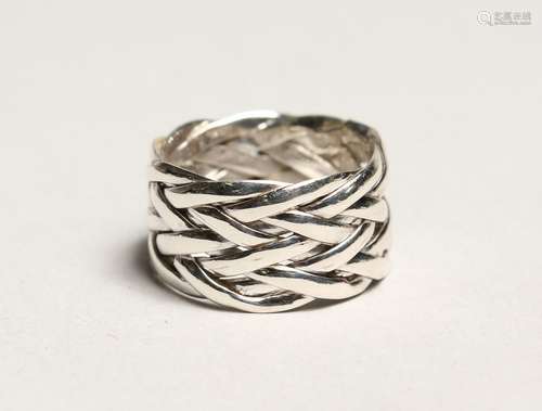 A SILVER KNOT RING