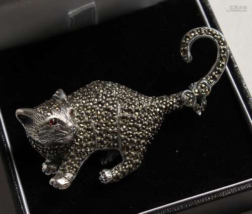 A SILVER AND MARCASITE CAT BROOCH