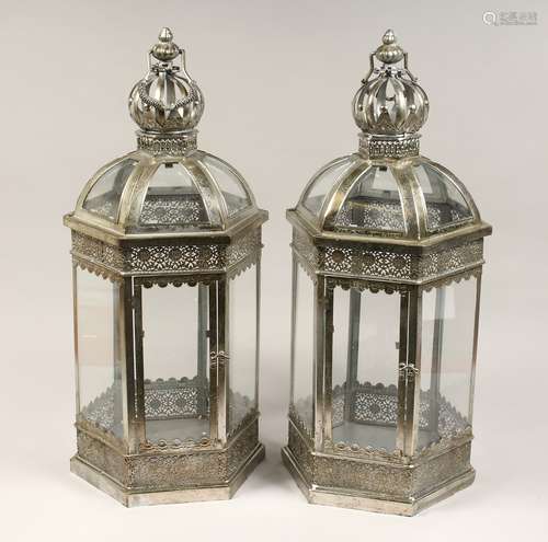 A PAIR OF HEXAGONAL SHAPED SILVER METAL HANGING LANTERNS 25i...