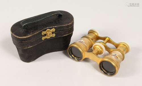 A PAIR OF LATE 19TH CENTURY OPERA GLASSES BY LEMAIRE, PARIS,...