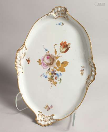 A GOOD 20TH CENTURY MEISSEN OVAL SHAPED TRAY, with gilt bord...