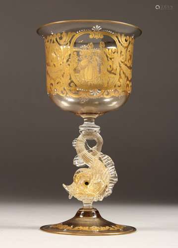 A GOOD VENETIAN GOLD DECORATED GOBLET, circa. 1920, with gar...