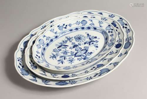 THREE 20TH CENTURY MEISSEN BLUE AND WHITE ONION PATTERN DISH...