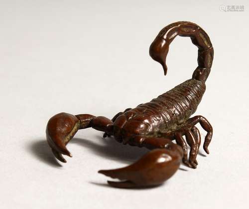 A SMALL JAPANESE BRONZE SCORPION.