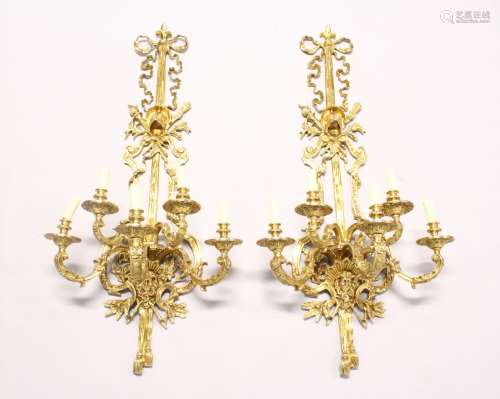 A LARGE AND IMPRESSIVE PAIR OF ORMOLU BRONZE WALL APPLIQUES,...