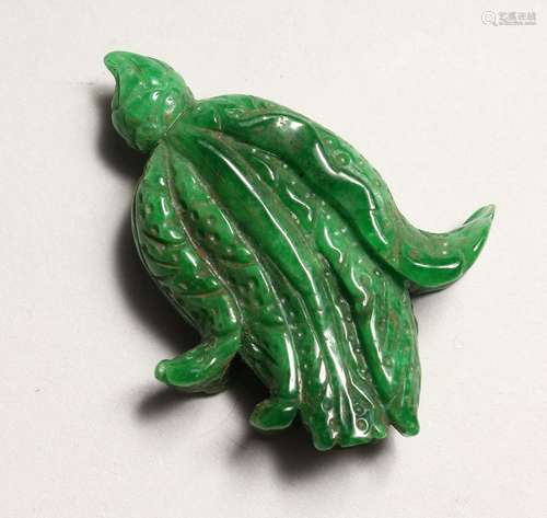 A SMALL CHINESE CARVED JADE CABBAGE