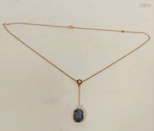 Edwardian pendant with almost rectangular sapphire, approx. ...