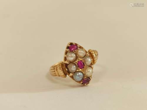 Victorian finger ring with rubies and pearls in 15ct gold, R...