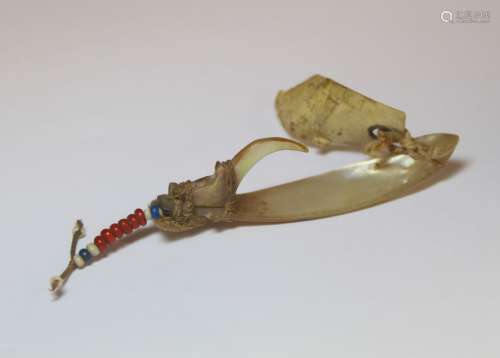 Oceanic Fujian mother of pearl fish hook with a separate hoo...