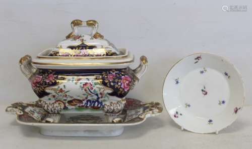 19th century Chamberlain's Worcester covered sauce tureen an...