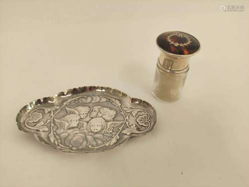 Silver mounted smelling salts bottle, Birmingham 1920, and a...