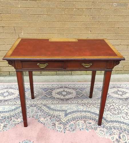 Edwardian mahogany writing table with inset leather skiver, ...