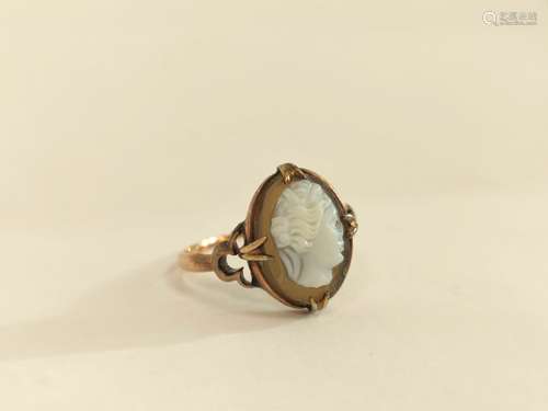 Onyx cameo ring in 9ct gold, indistinct Chester assay c1930....