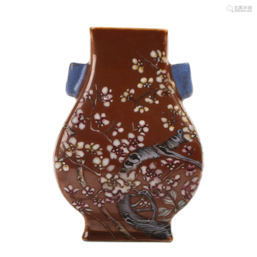 A RED-GLAZED 'PRUNUS' VASE WITH HANDLES