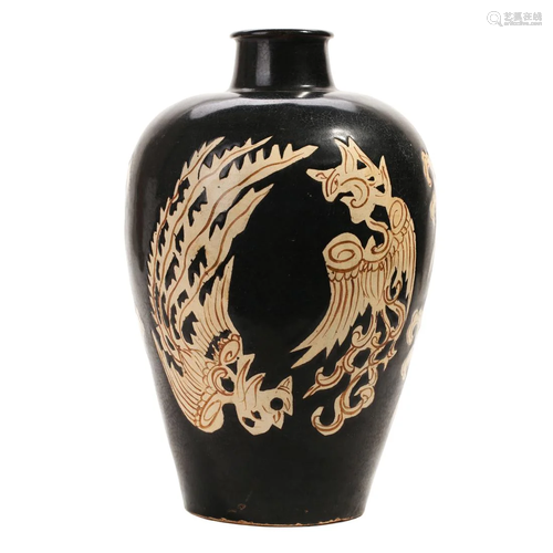 A JIZHOU 'PHOENIX' VASE