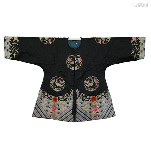 A BLACK-GROUND EMBROIDERED LADY'S ROBE