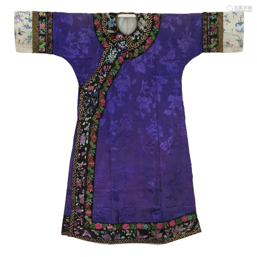 A BLUE-GROUND EMBROIDERED FLORAL LADY'S ROBE