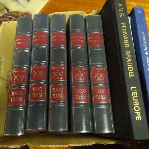 Mannette de livres 20 contenant : Encyclopédie Bordas, livre...