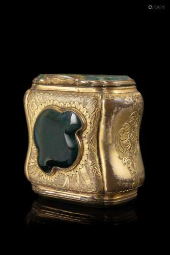 A 18th-century chiselled gilded copper box (cm 6,5x6,5x4)�� ...