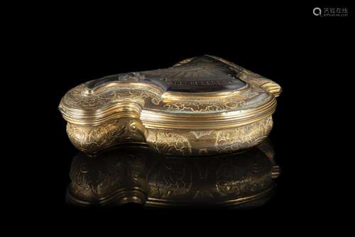 A 18th-century chiselled gilded copper snuffbox. Tortoiseshe...