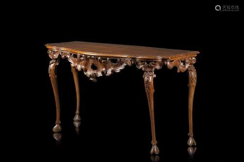 A 18th-century Venetian walnut console table (cm 152x85x67) ...