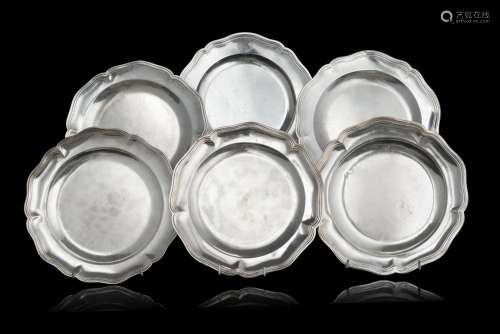 A lot comprising six silver dishes. Different periods and ha...