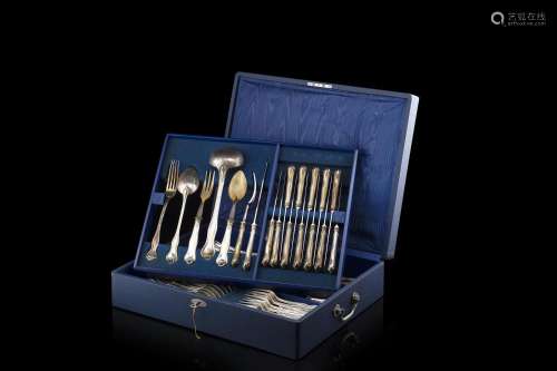 A silver flatware service. Titled 800. Silversmith Macabo (g...