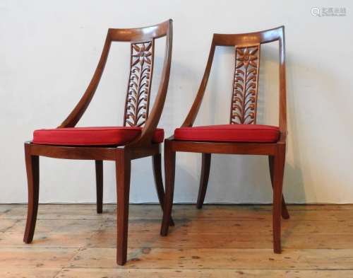 A SET OF EIGHT 20TH CENTURY ANGLO-CHINESE ROSEWOOD DINING CH...