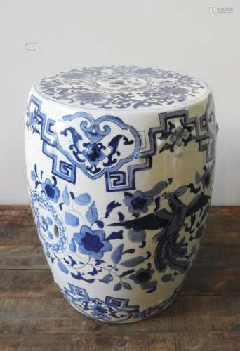 CHINESE STYLE BLUE AND WHITE GLAZED BARREL STOOL, 47 cm high