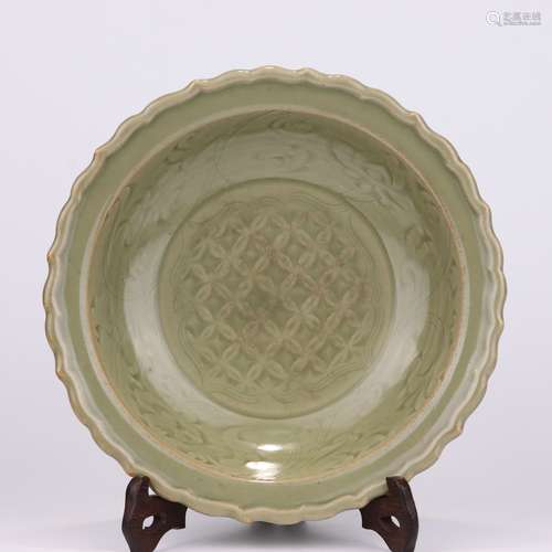 Longquan Kiln Barbed-Rim Plate