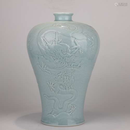 Celadon Glaze Incised Dragon Meiping Vase