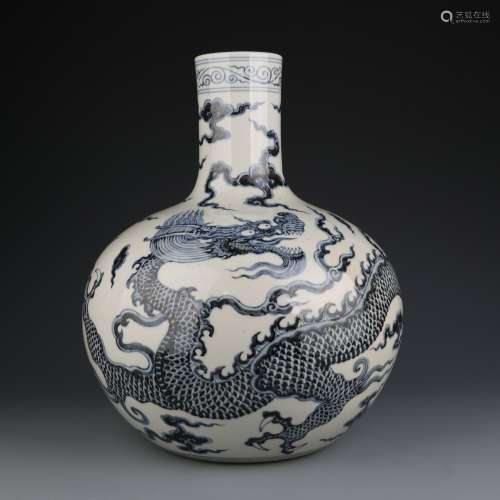 Blue And White Dragon Tianqiuping Vase