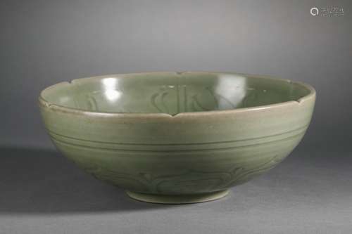 Incised Longquan Kiln Bowl