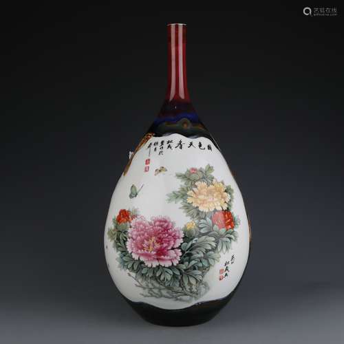 Famille Rose Flower And Birds Bottle Vase