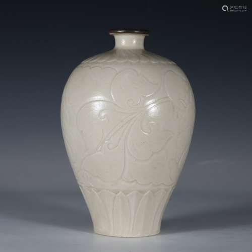 Ding Ware Flower Meiping Vase