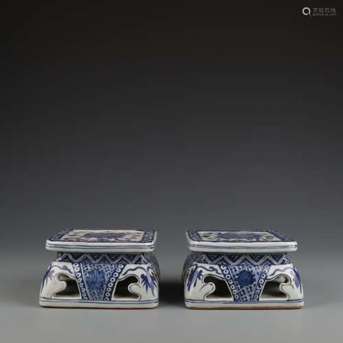 Pair Of Blue And White Flower Stands - Ming Dyn.