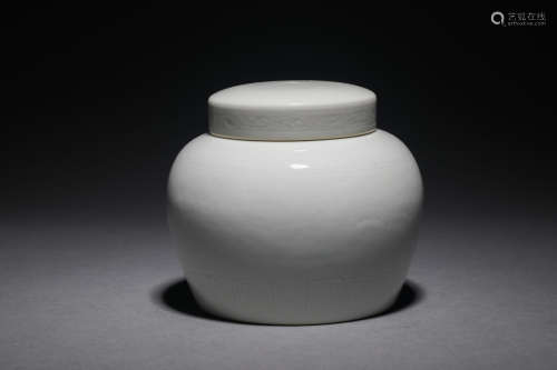 Incised White Glaze ‘Tian’ Jar - Ming Dyn. Chenghua Period