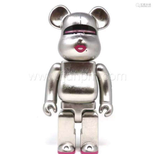 Bearbrick 空山基九谷烧 400%