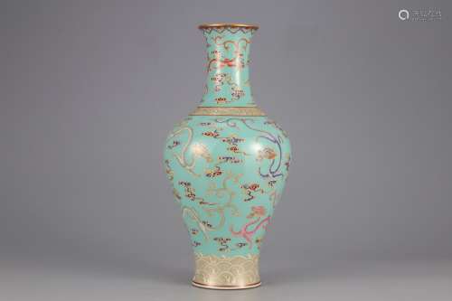 A POWDER ENAMEL BOTTLE PAINTED WITH DRAGON PATTERNS