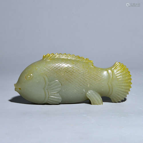 A JADE FISH-SHAPED ORNAMENT