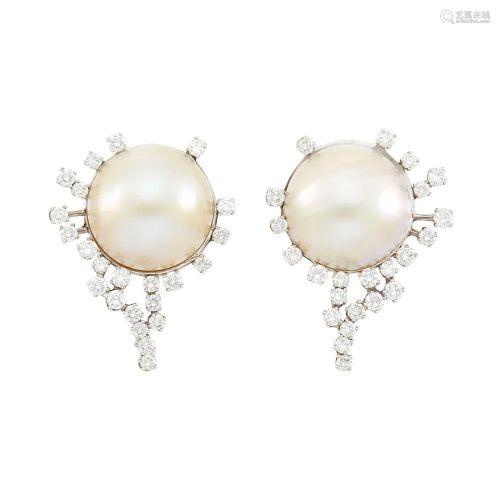 Laykin et Cie Pair of Two-Color Gold, Mabé Pearl