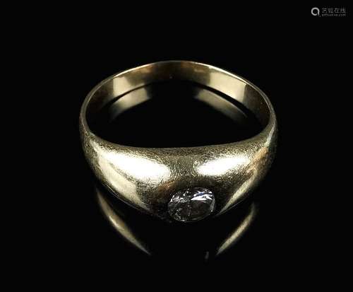 Bague en or jaune, ornée d'un diamant de taille brillant en ...