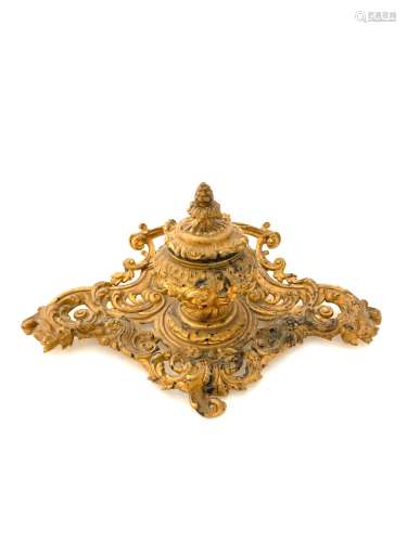 Encrier en bronze doré et faïence à décor de style Louis XV ...
