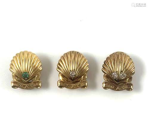 CARTIER BOUTONS DE REVERS « coquille Saint Jacques », une av...