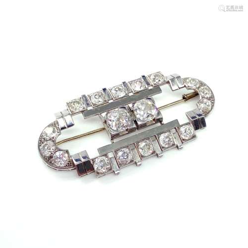 ART DECO BROCHE ornée deux diamants taille brillant au centr...