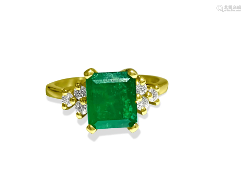 2.50 Carat Emerald and Diamond Ring in 14k Yellow Gold